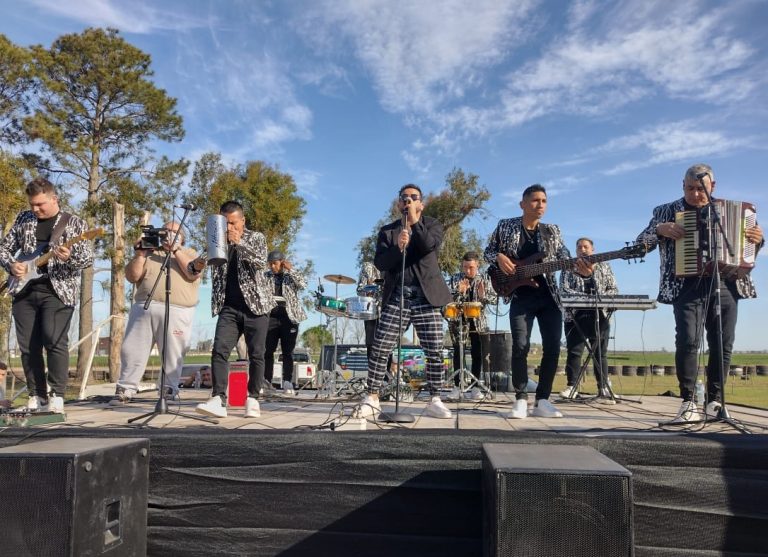 Celebramos el Día de la Primavera y del Estudiante