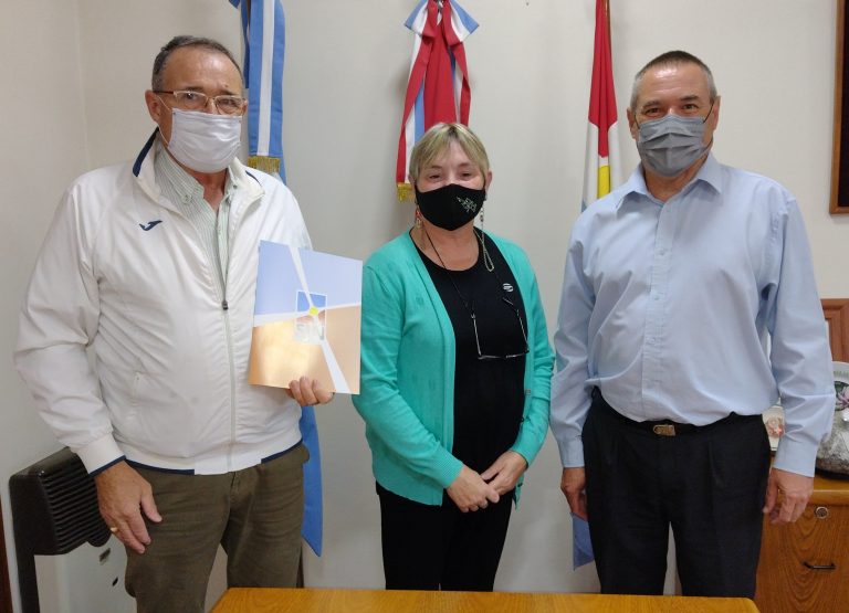 Entrega de aportes económicos a instituciones locales