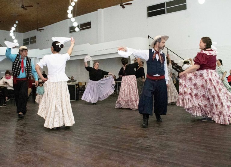 Noche Argentina, acto de adhesión a la “XXXI Fiesta Provincial y Nacional del Folklore Suizo”