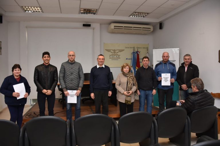 Entrega de 13 créditos ACADER