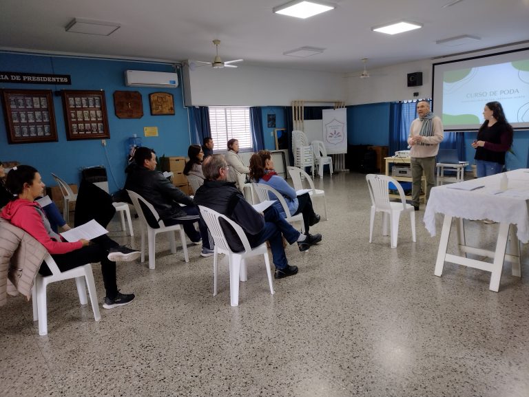 Capacitación sobre Poda para vecinos de la ciudad