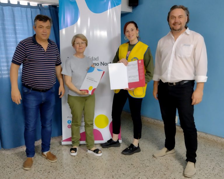 Acompañando a instituciones locales