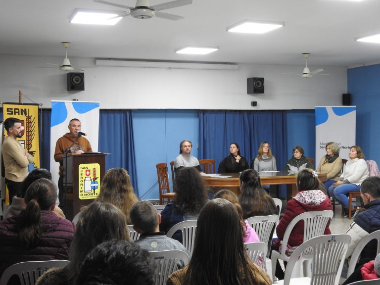 40 egresados en los cursos municipales