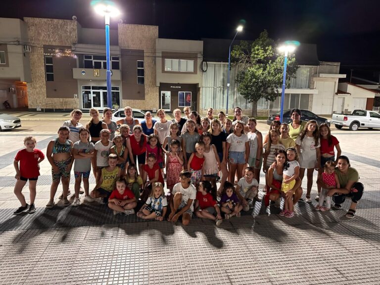 A puro baile latino en Plaza Libertad